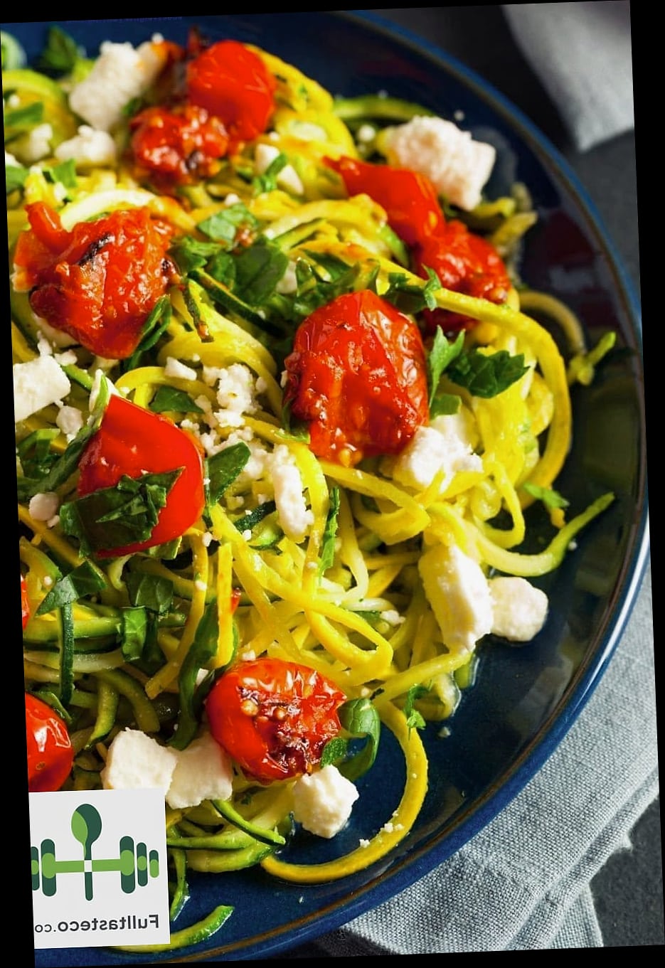 Low Calorie Zucchini Pasta 1 featured 5134