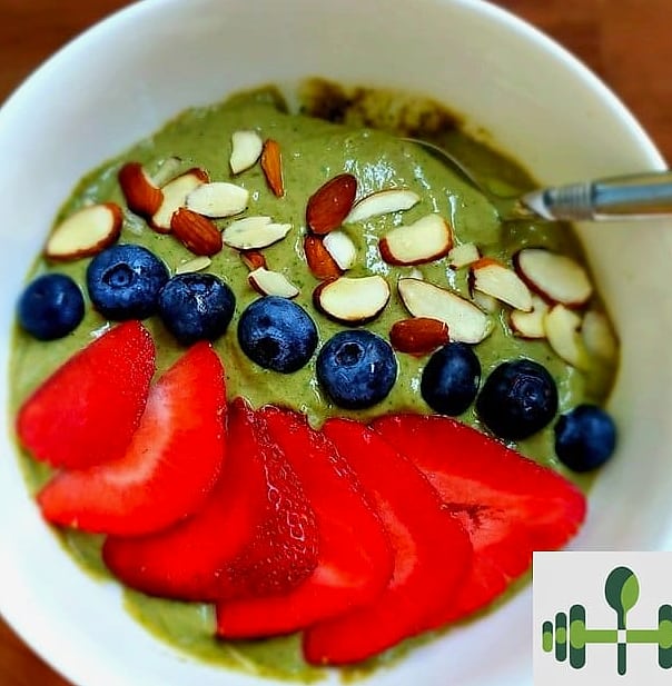 Mediterranean Smoothie Bowl 1 featured 5716