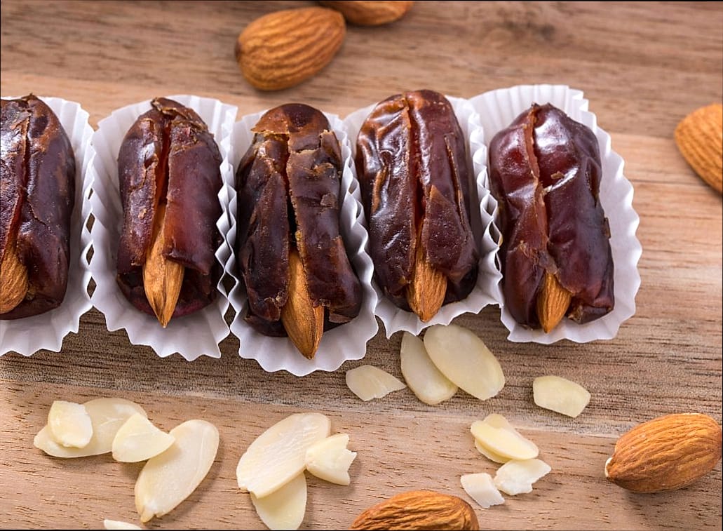 Almond and Dried Fruit Trail Mix