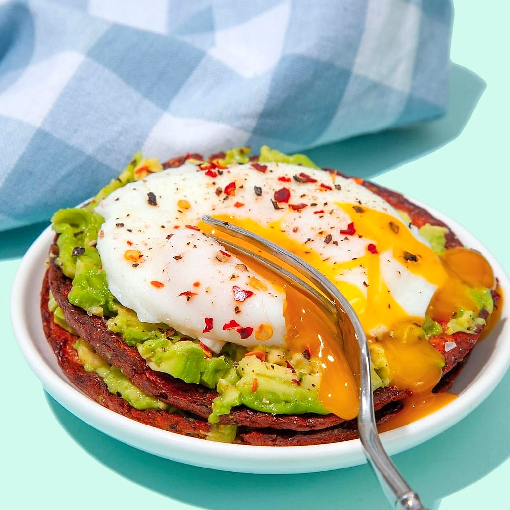 Avocado with Everything Bagel Seasoning and Turkey