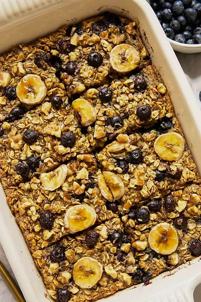 Baked Oatmeal with Cinnamon and Apple