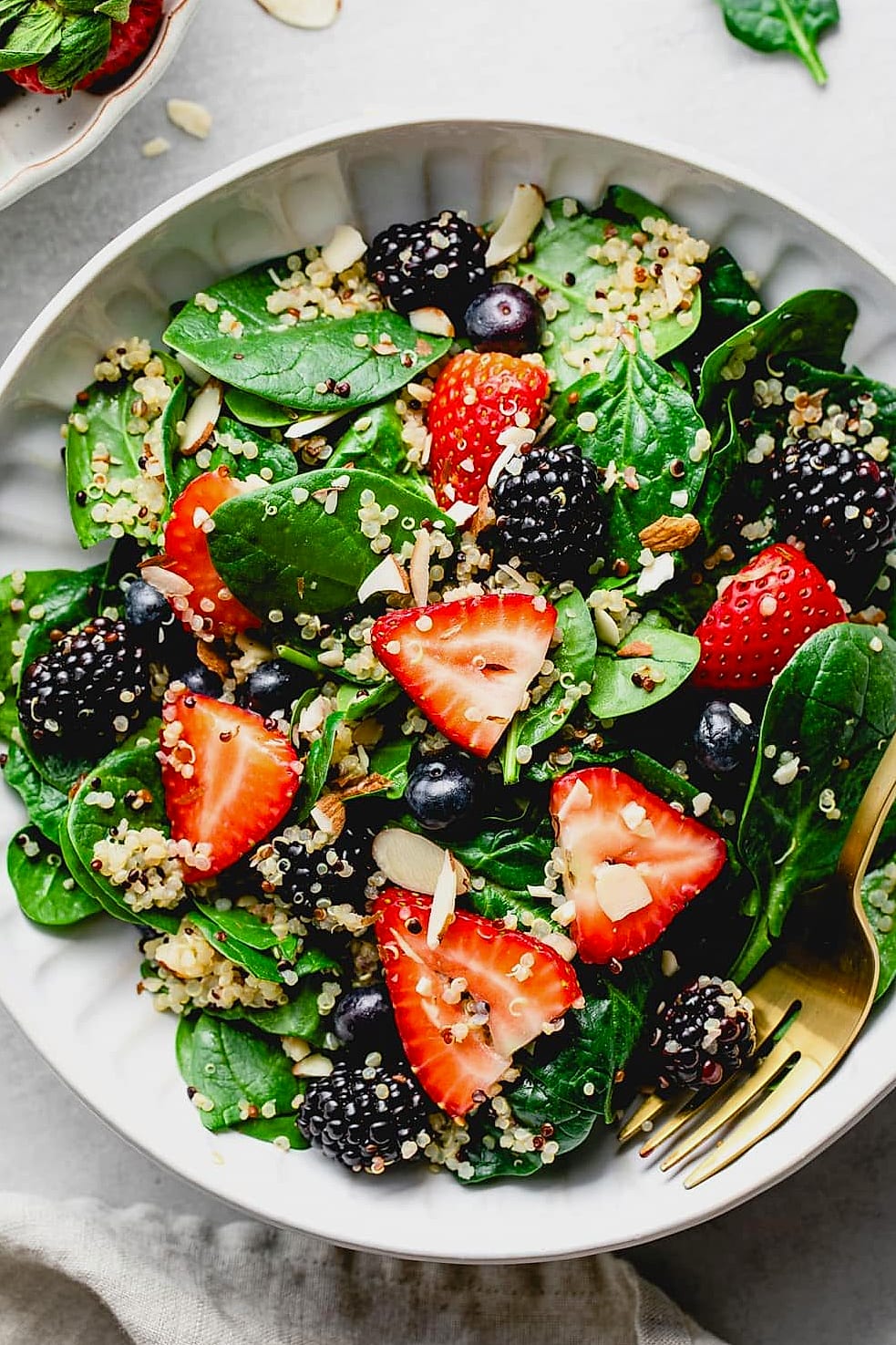 Berry and Spinach Green Smoothie