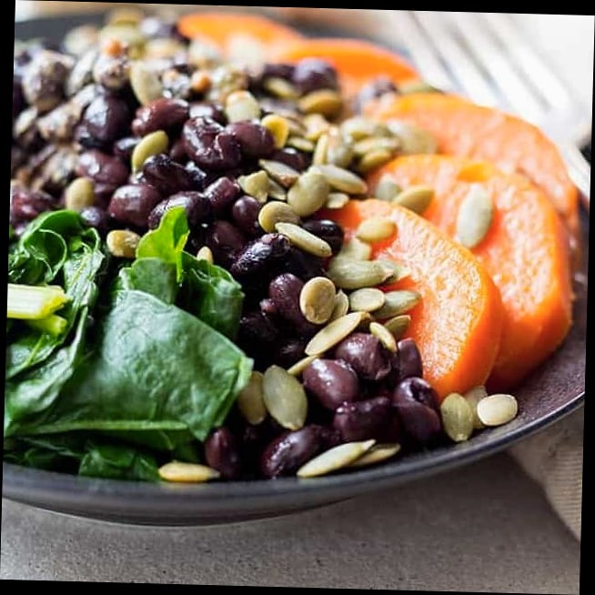 21 High-Protein Bowls That'll Keep You Full Without The Food Coma 22 Black Bean and Corn Burrito Bowl
