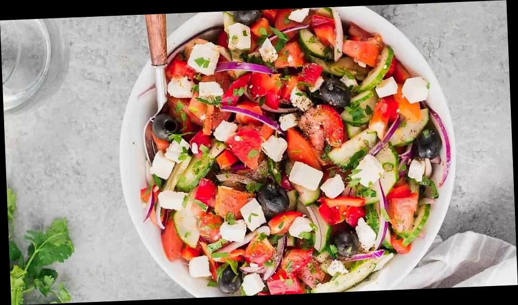 25 Days Of Mediterranean Diet Lunch Ideas You’ll Love 1 Classic Greek Salad with Feta and Olives