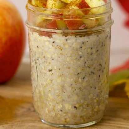 15 High-Protein Overnight Oats 8 High-Protein Apple Pie Overnight Oats