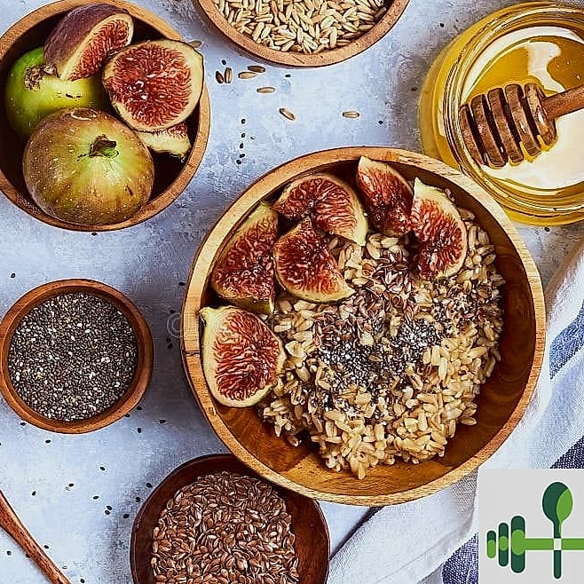 Oatmeal With Dried Figs, Walnuts & Cinnamon 3 Ingredients You'll Need
