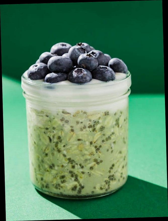30 Overnight Oats Flavors (One For Every Day) 11 Matcha Green Tea Overnight Oats