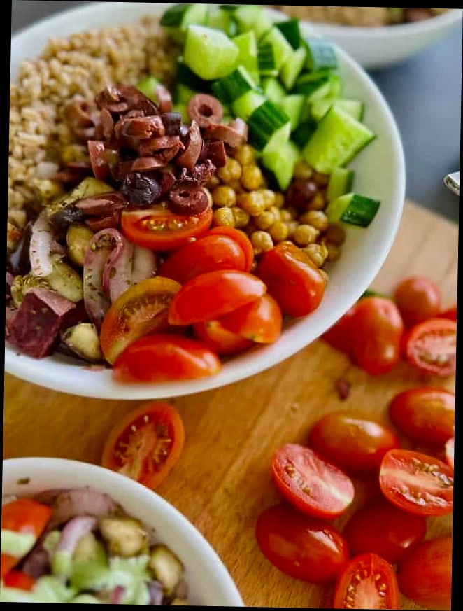 25 Days Of Mediterranean Diet Lunch Ideas You’ll Love 13 Mediterranean Grain Bowl