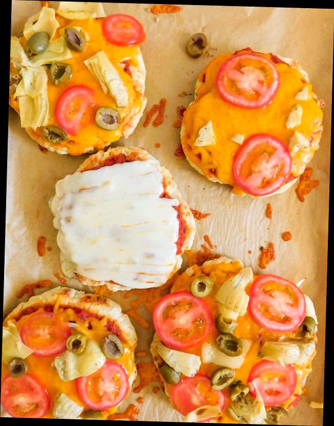 Mini Pizza with Ricotta and Chicken