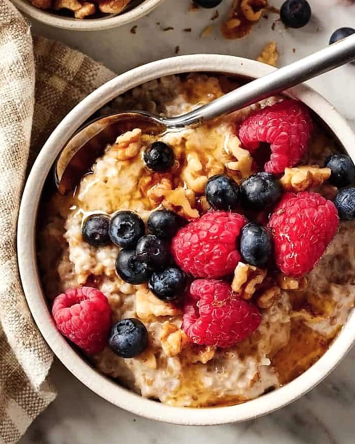 Oatmeal with Berries and Almond Butter