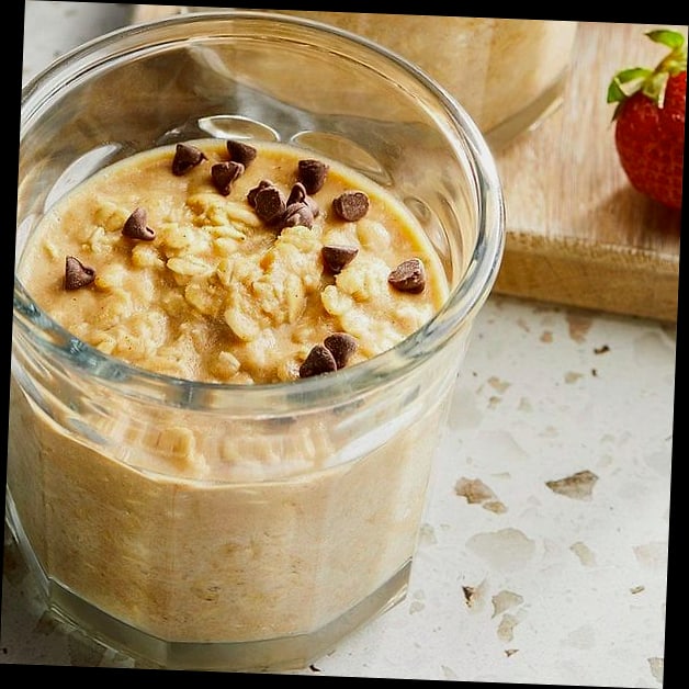 Peanut Butter Chocolate Chip Overnight Oats