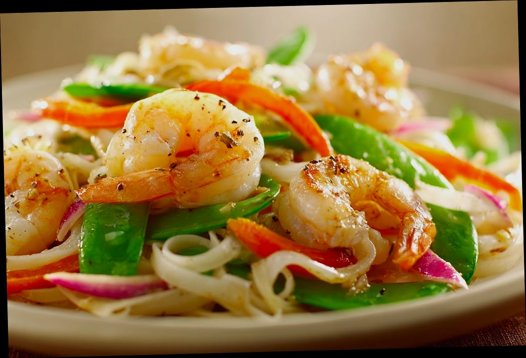 30 High-Protein, Low-Calorie Recipes To Stay On Track Without Boring Meals 8 Shrimp Stir Fry With Snap Peas