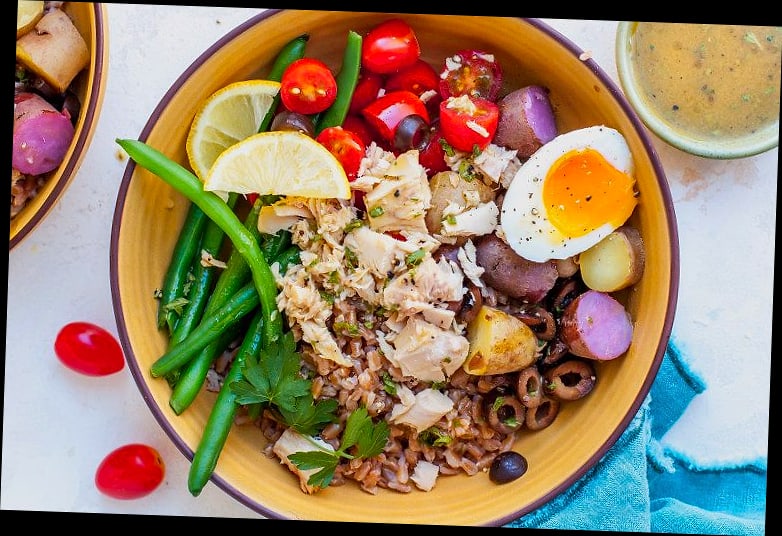 21 High-Protein Bowls That'll Keep You Full Without The Food Coma 21 Tuna Nicoise-Inspired Bowl